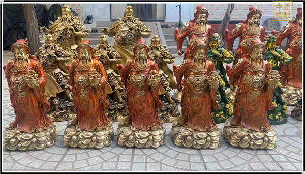 小型站像拿刀關公銅像價錢.jpg 小型站像拿刀關公銅像價錢.jpg