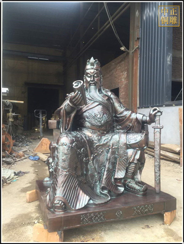 看書關(guān)公像鑄造.jpg 看書關(guān)公像鑄造.jpg